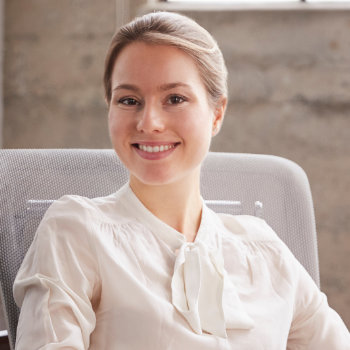 confident smiling business woman